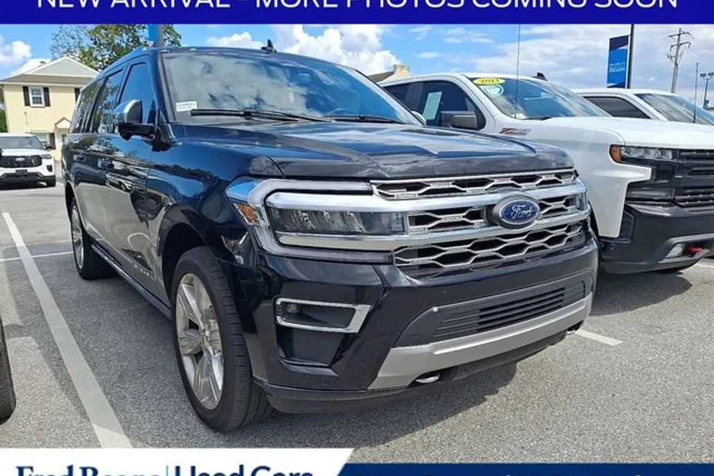 2022 Ford Expedition MAX Platinum photo 1