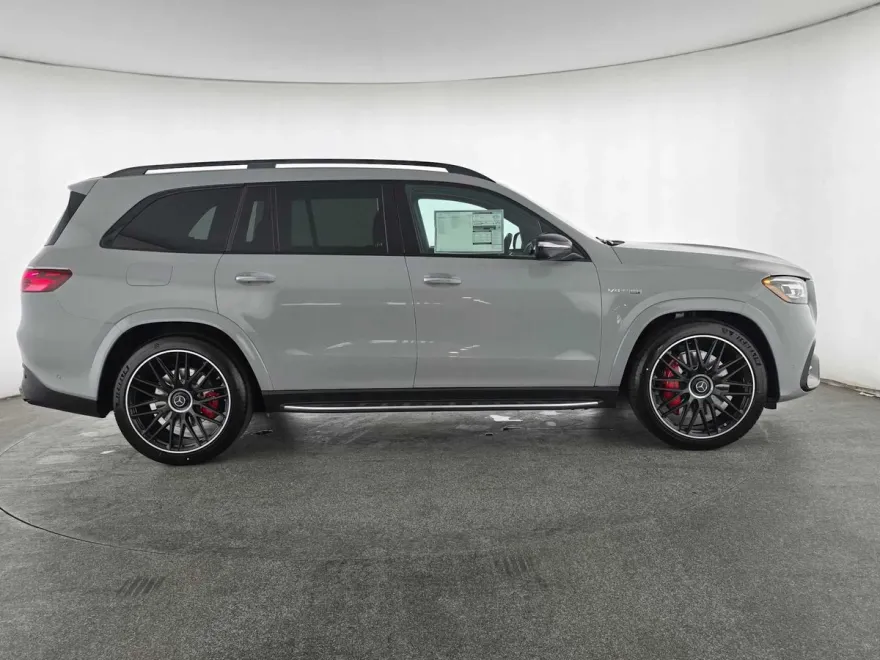 2026 Mercedes Benz GLS AMG 63 photo 1