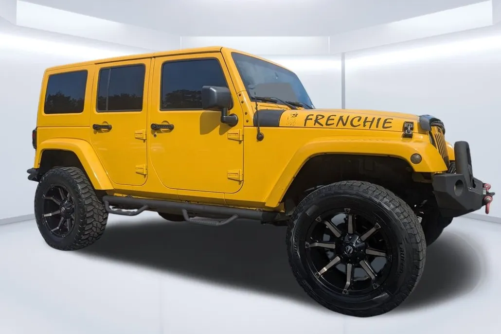 2015 Jeep Wrangler Unlimited Sahara photo 1
