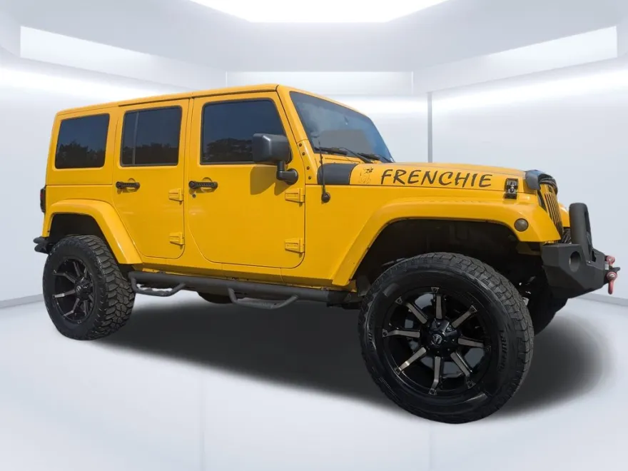 2015 Jeep Wrangler Unlimited Sahara photo 1