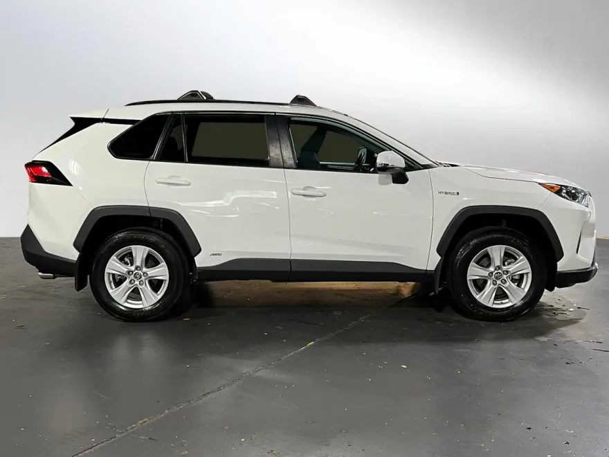2019 Toyota RAV4 Hybrid XLE photo 1