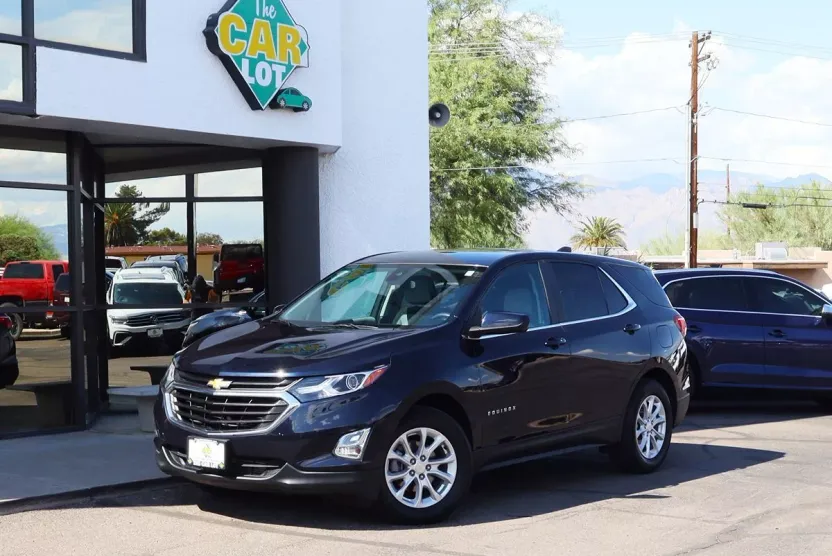 2021 Chevrolet Equinox LT photo 1