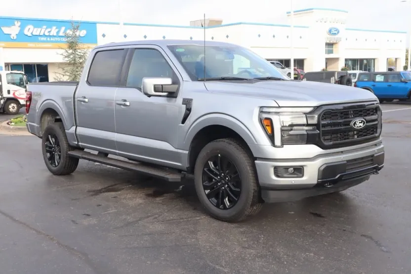2025 Ford F-150 Lariat photo 1