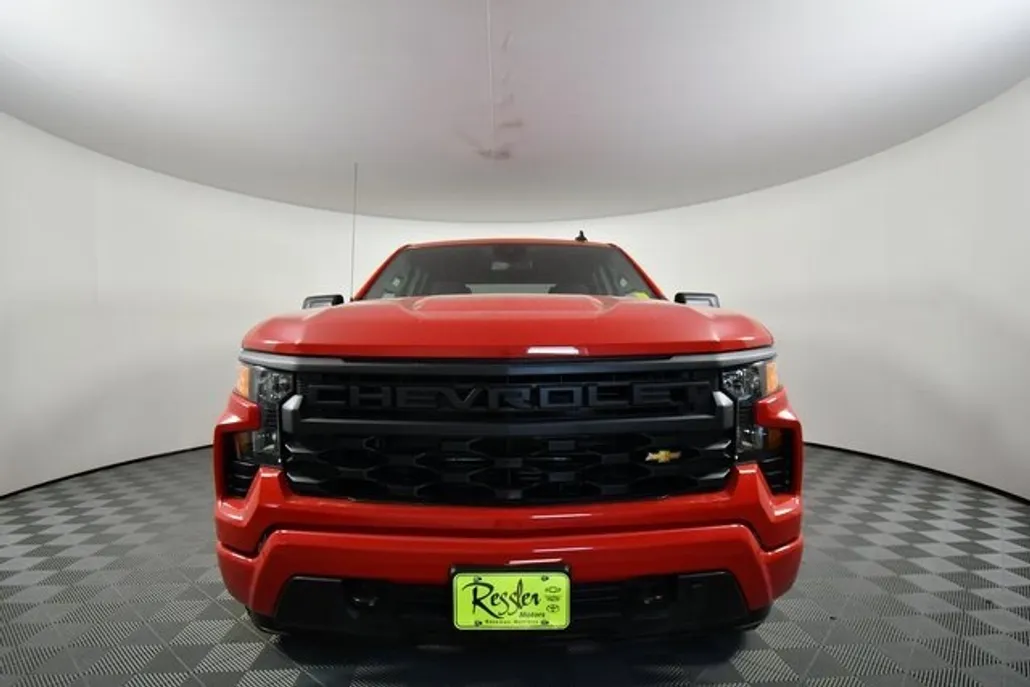2026 Chevrolet Silverado 1500 Custom photo 1