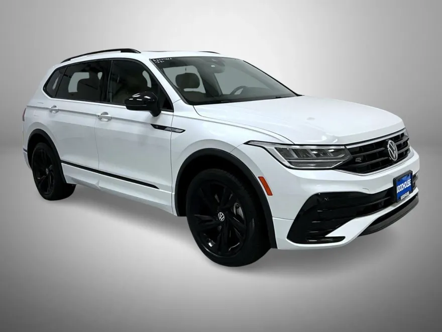 2023 Volkswagen Tiguan SE R-Line Black photo 1