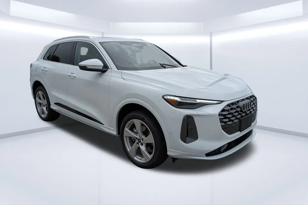 2025 Audi Q5 Premium Plus photo 1