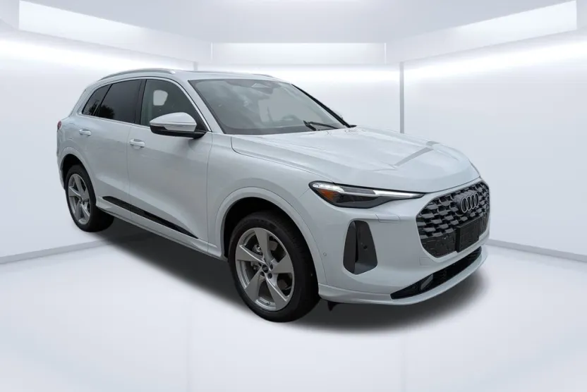 2025 Audi Q5 Premium Plus photo 1