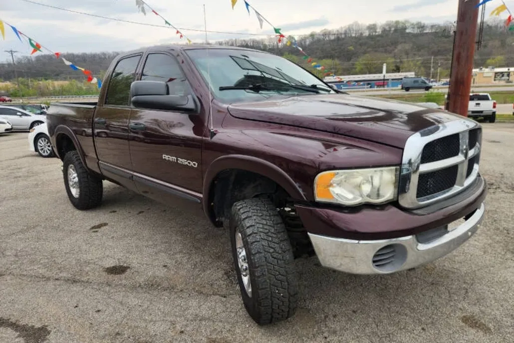 2004 Dodge Ram SLT photo 1