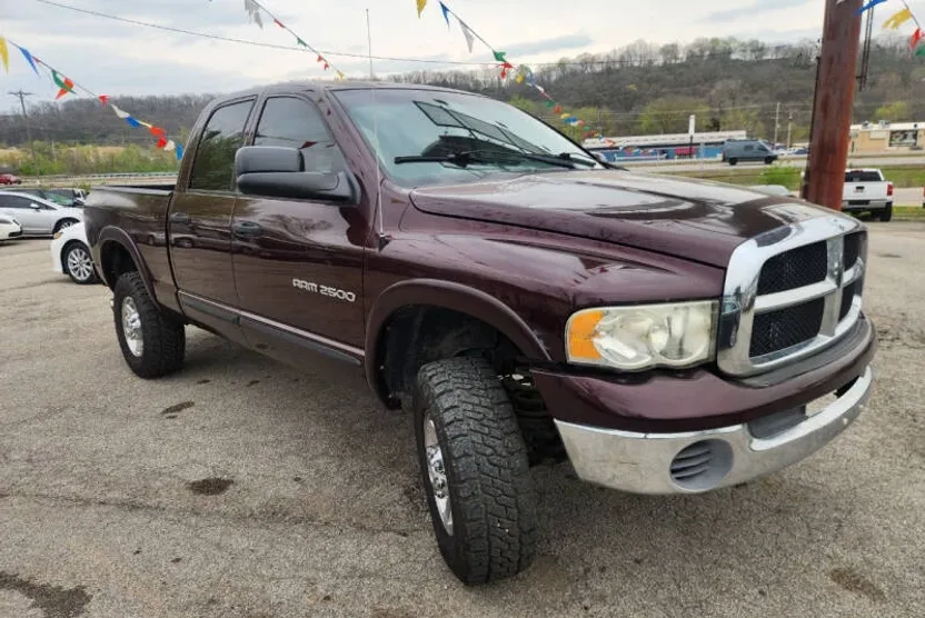 2004 Dodge Ram SLT photo 1
