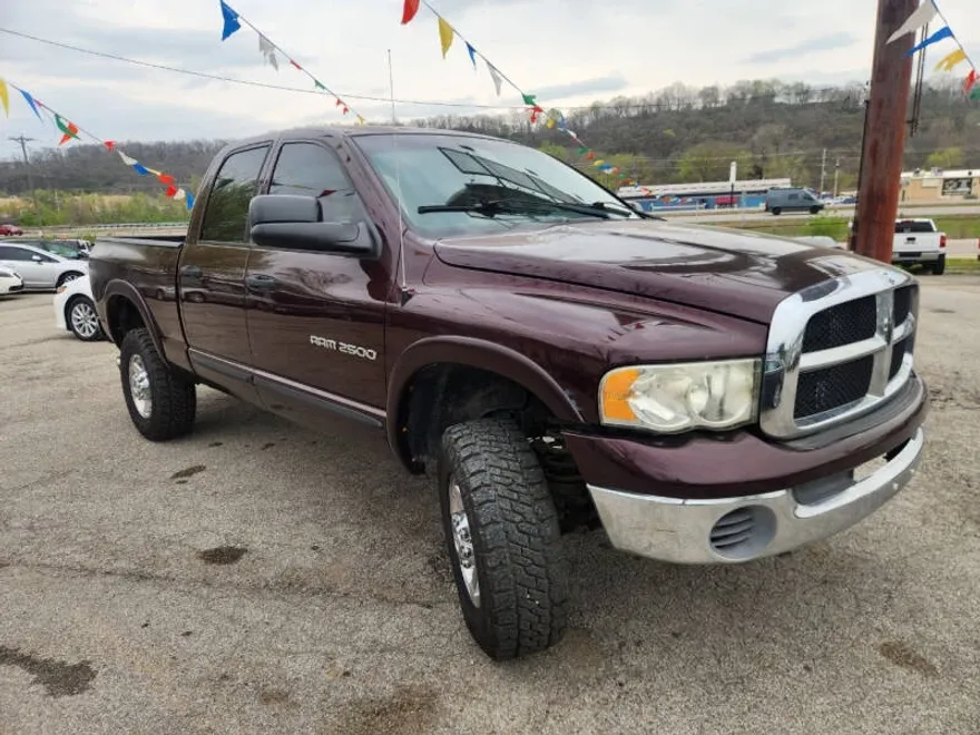 2004 Dodge Ram SLT photo 1