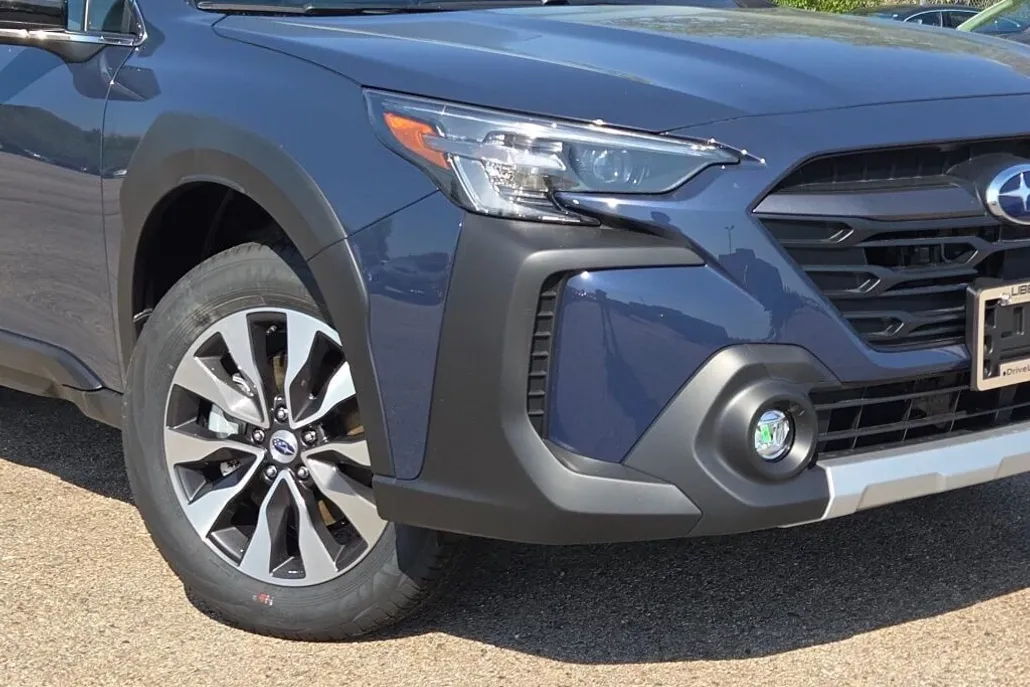 2025 Subaru Outback Limited photo 1