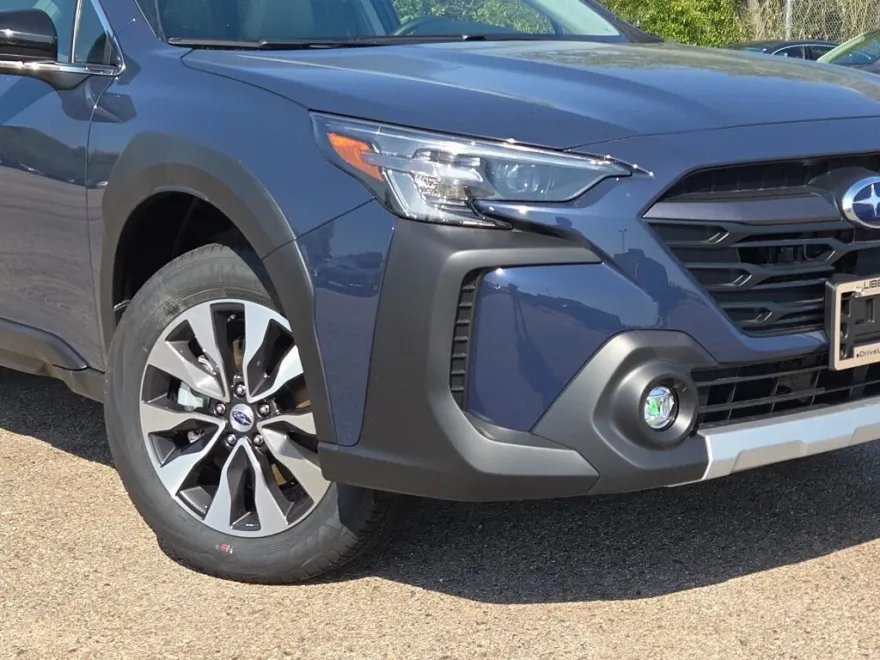 2025 Subaru Outback Limited photo 1