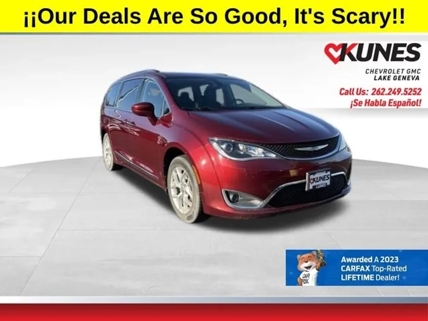 2019 Chrysler Pacifica Touring L photo 1