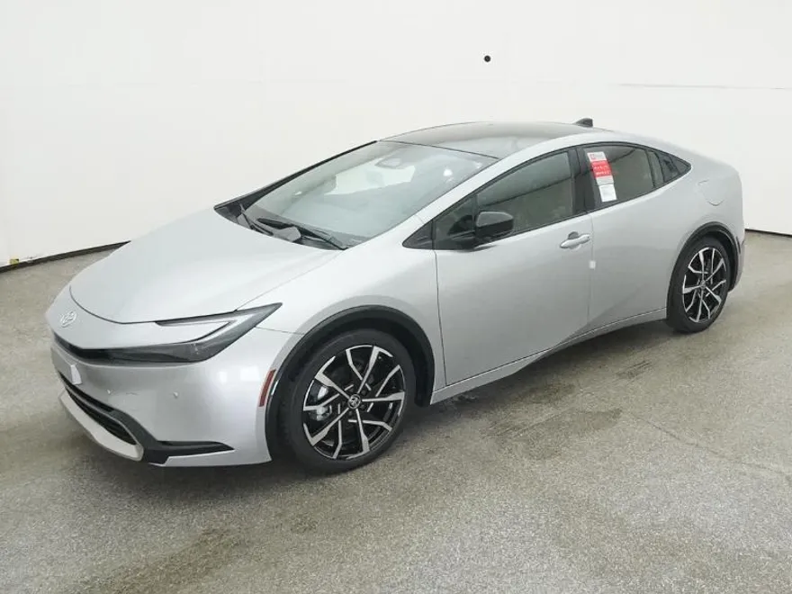 2025 Toyota Prius Plug-in Hybrid XSE photo 1