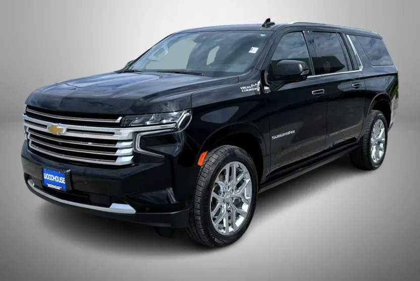 2023 Chevrolet Suburban High Country photo 1