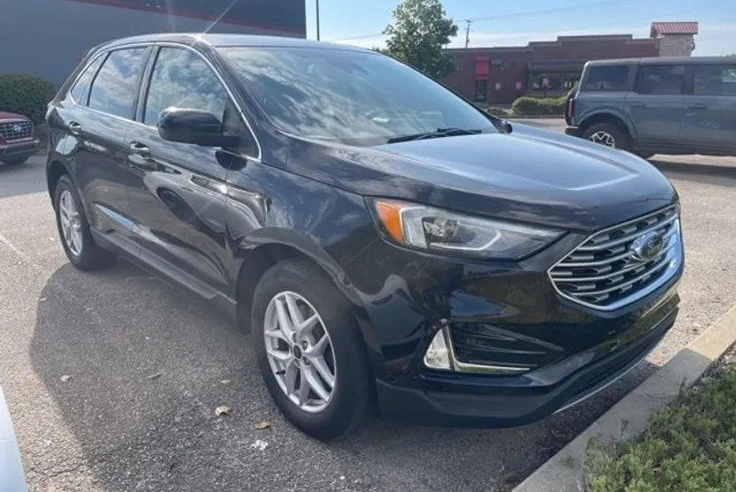 2021 Ford Edge SEL photo 1
