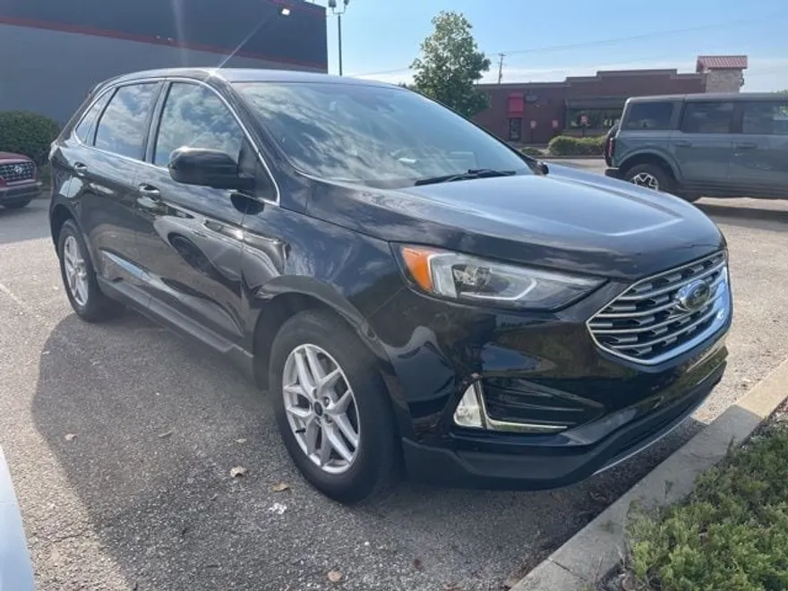 2021 Ford Edge SEL photo 1