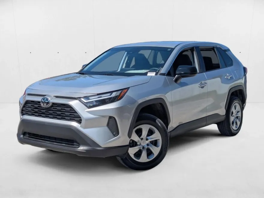 2023 Toyota RAV4 LE photo 1