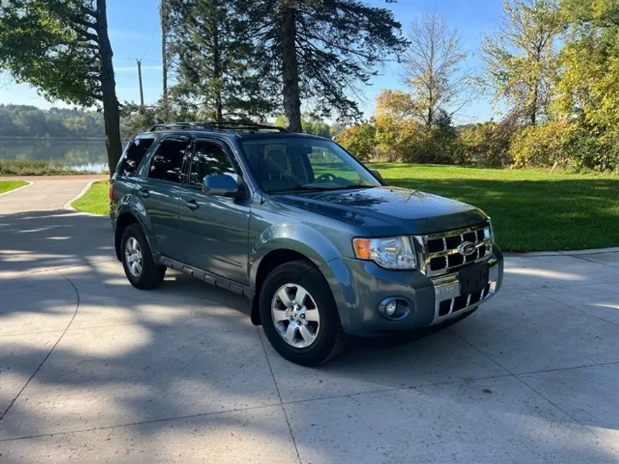 2010 Ford Escape Limited photo 1