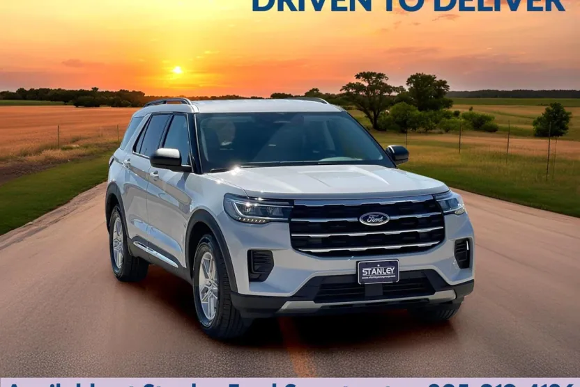 2025 Ford Explorer photo 1