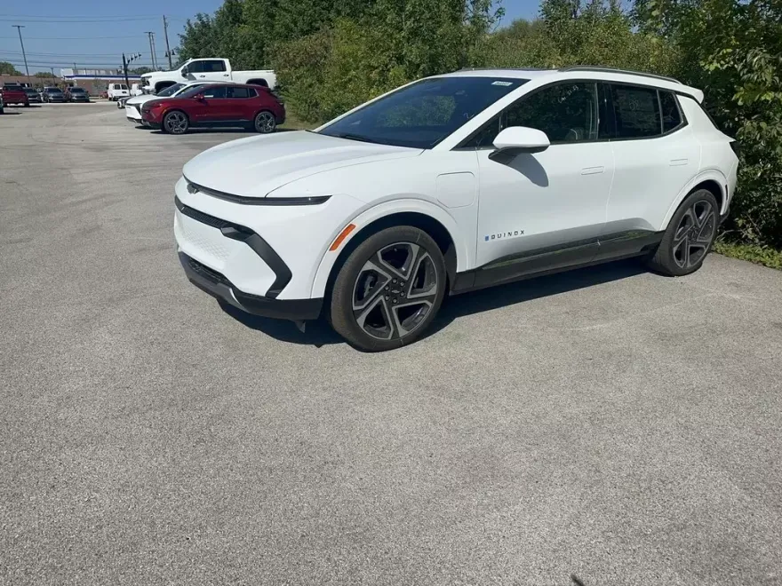 2025 Chevrolet Equinox EV 1LT photo 1