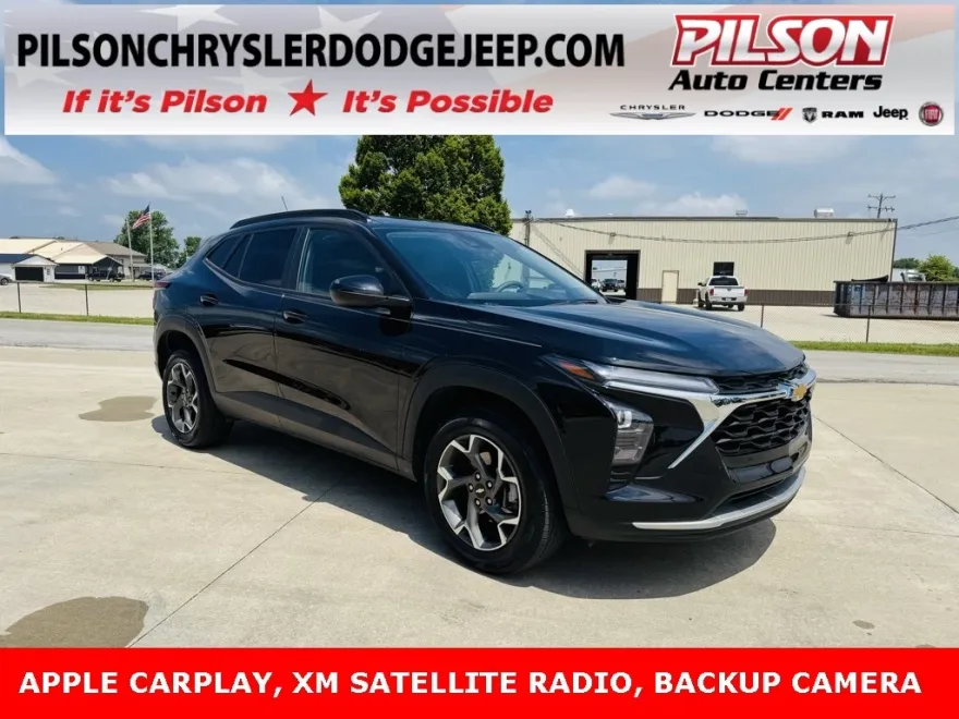 2024 Chevrolet Trax LT photo 1