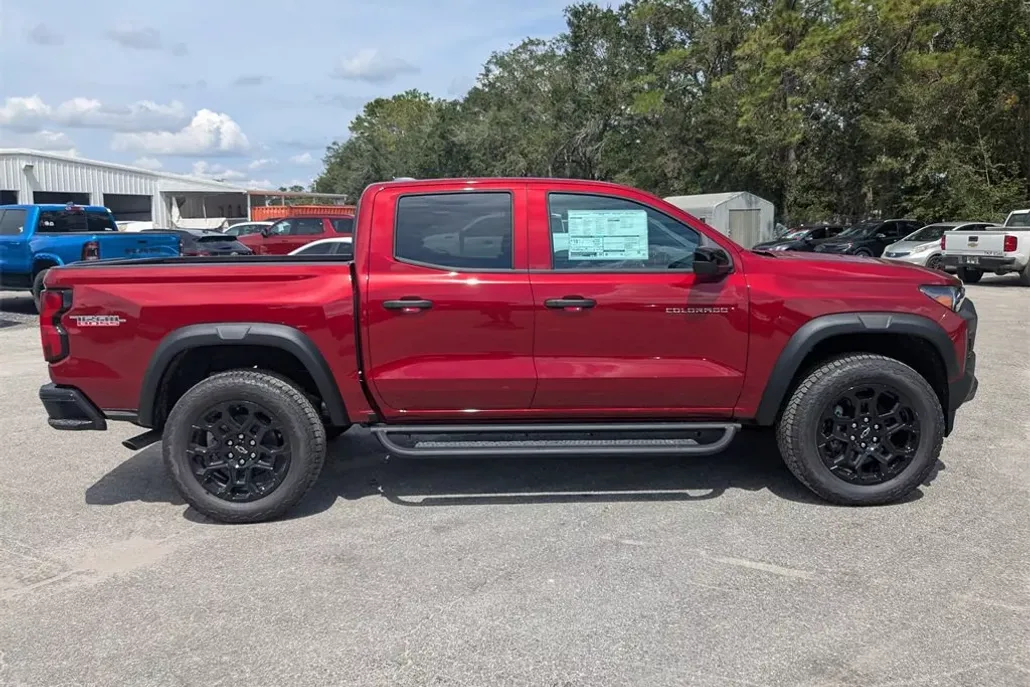 2026 Chevrolet Colorado Trail Boss photo 1
