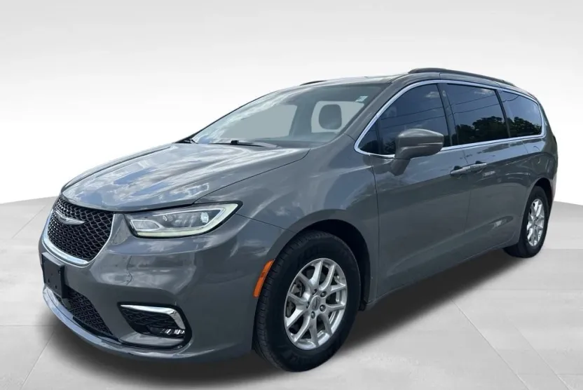 2022 Chrysler Pacifica Touring L photo 1