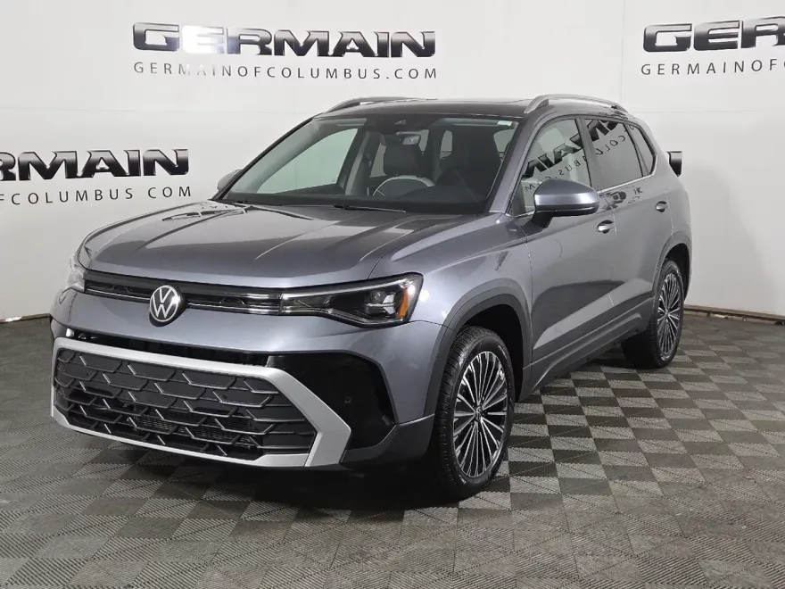 2025 Volkswagen Taos SE photo 1