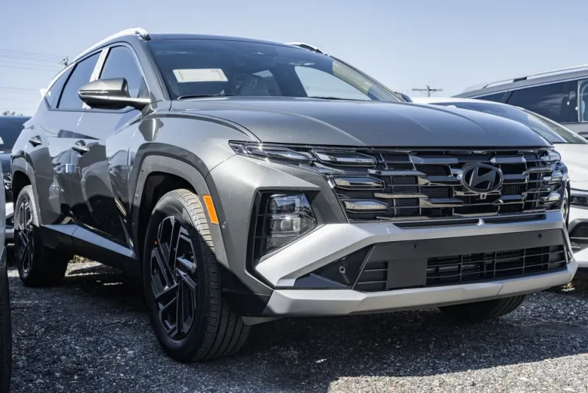 2026 Hyundai Tucson Hybrid Limited photo 1