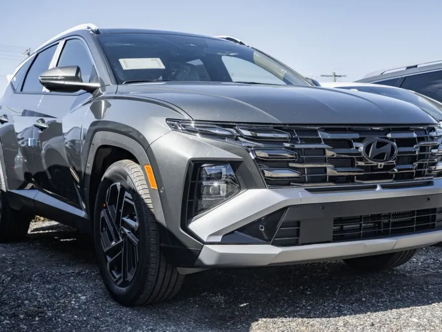 2026 Hyundai Tucson Hybrid Limited photo 1