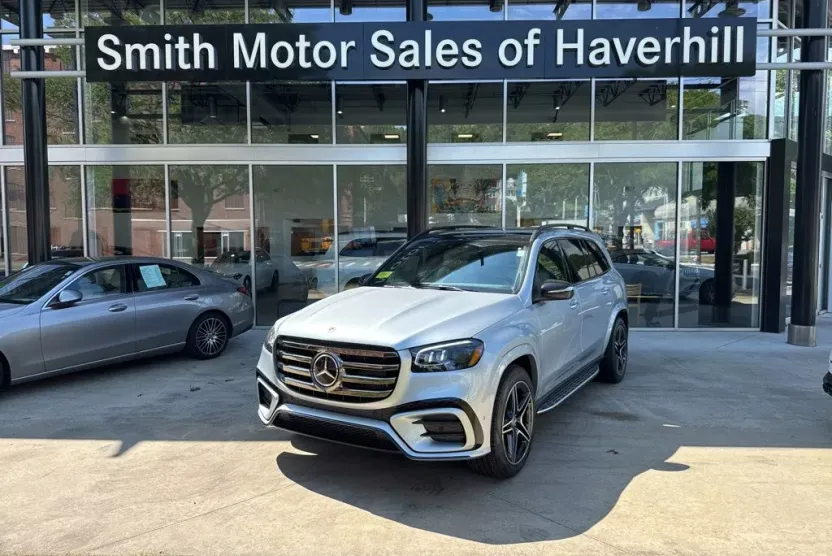 2025 Mercedes Benz GLS 450 4MATIC photo 1