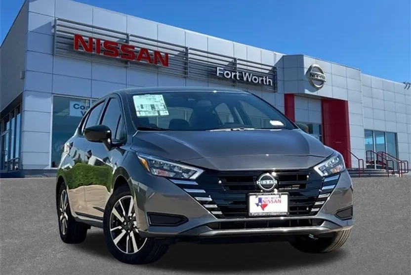 2025 Nissan Versa 1.6 S photo 1