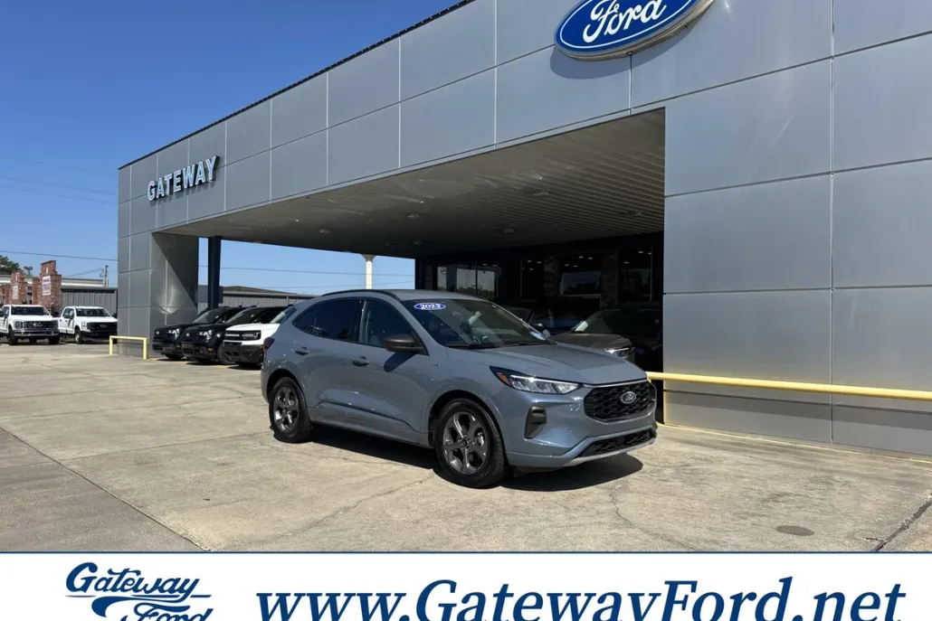 2023 Ford Escape ST-Line photo 1