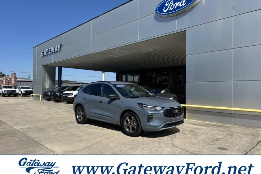 2023 Ford Escape ST-Line photo 1