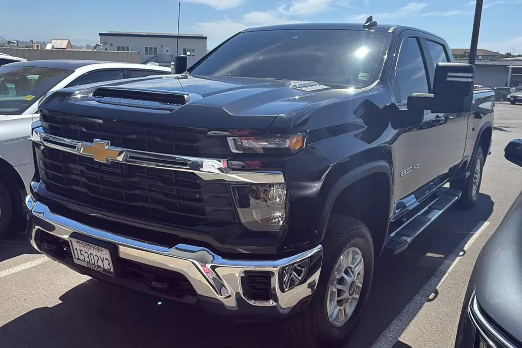 2024 Chevrolet Silverado 2500HD LT photo 1