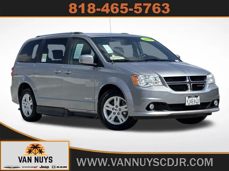 2019 Dodge Grand Caravan SXT photo 1