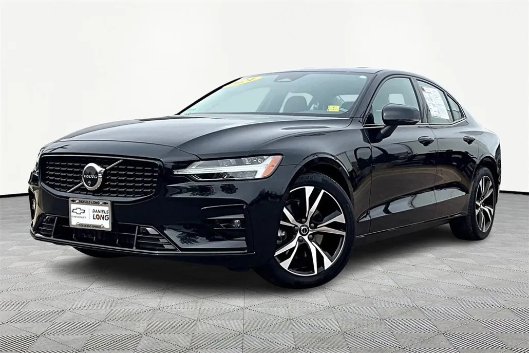 2024 Volvo S60 B5 Plus photo 1