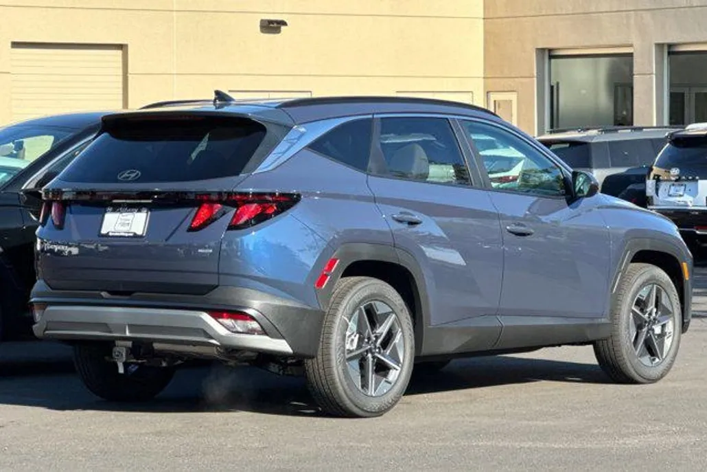 2025 Hyundai Tucson SEL photo 1