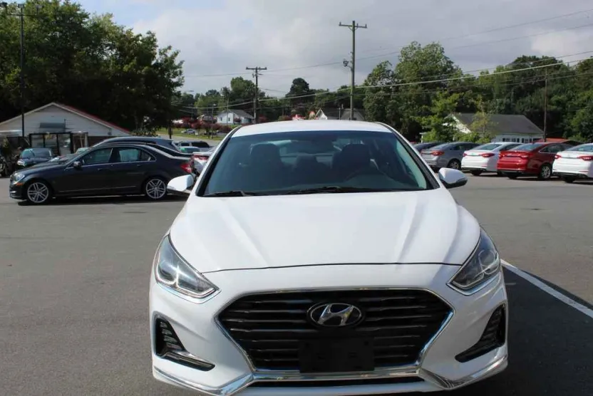 2018 Hyundai Sonata SEL photo 1