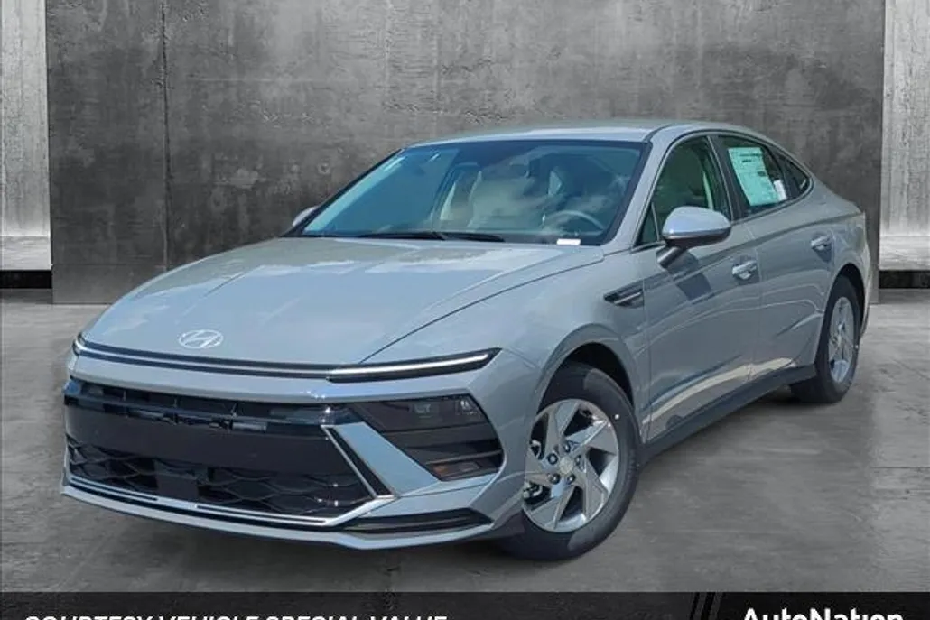 2025 Hyundai Sonata SE photo 1