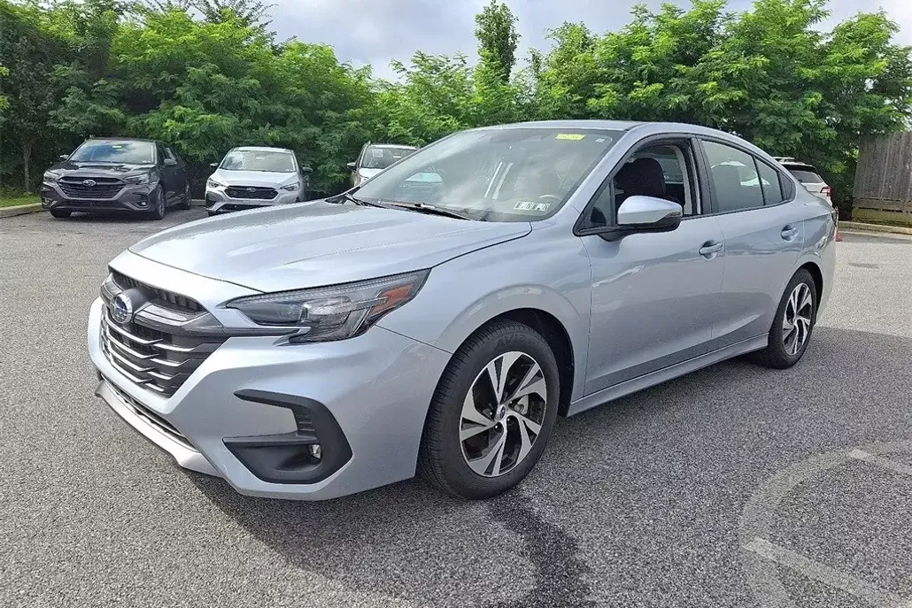 2025 Subaru Legacy Premium photo 1