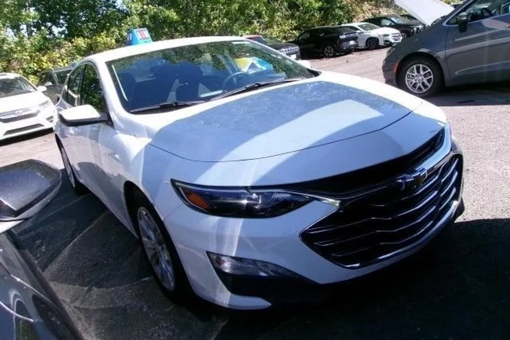2023 Chevrolet Malibu 1LT photo 1