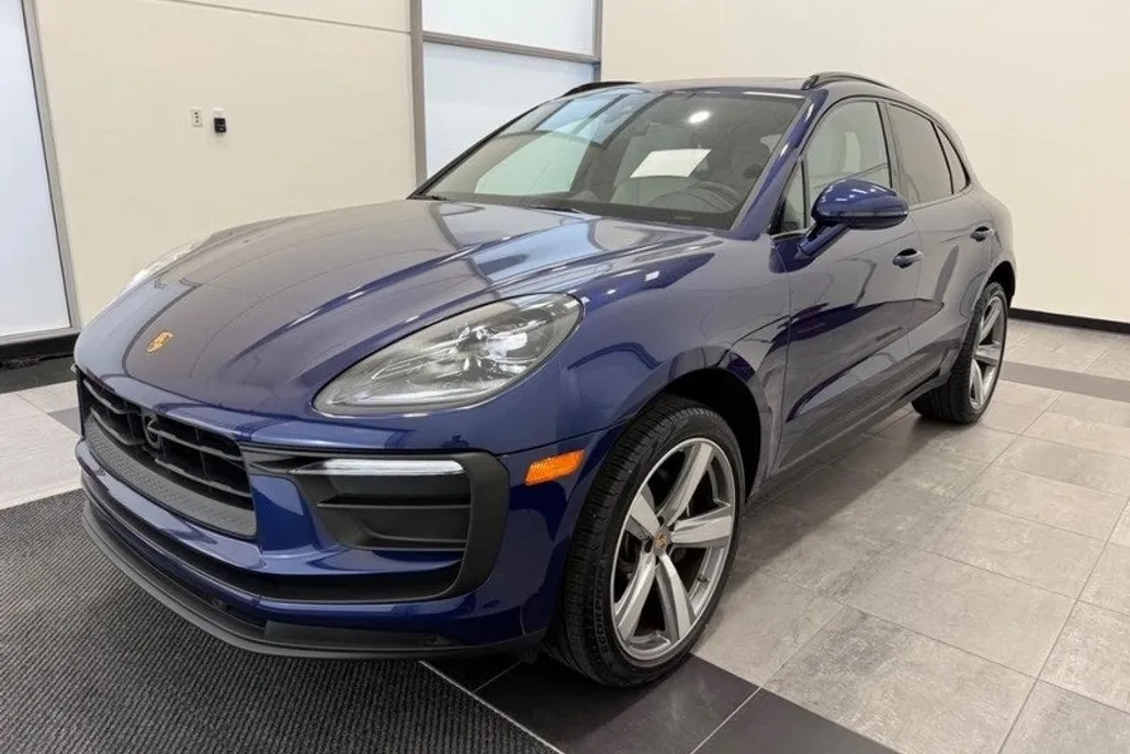 2024 Porsche Macan Base photo 1