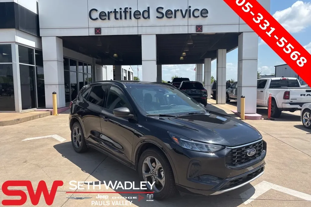 2023 Ford Escape ST-Line photo 1