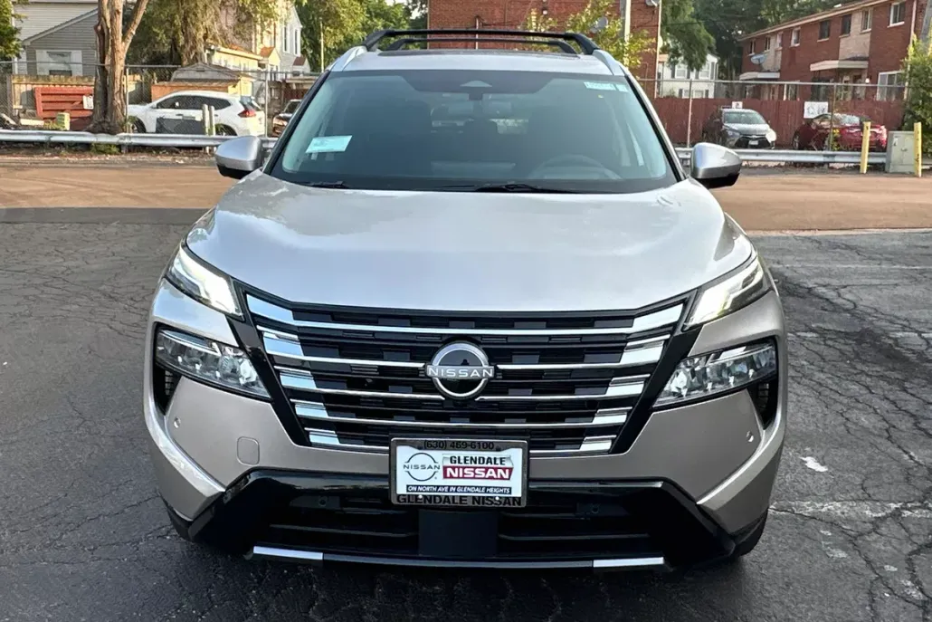 2025 Nissan Rogue Platinum photo 1