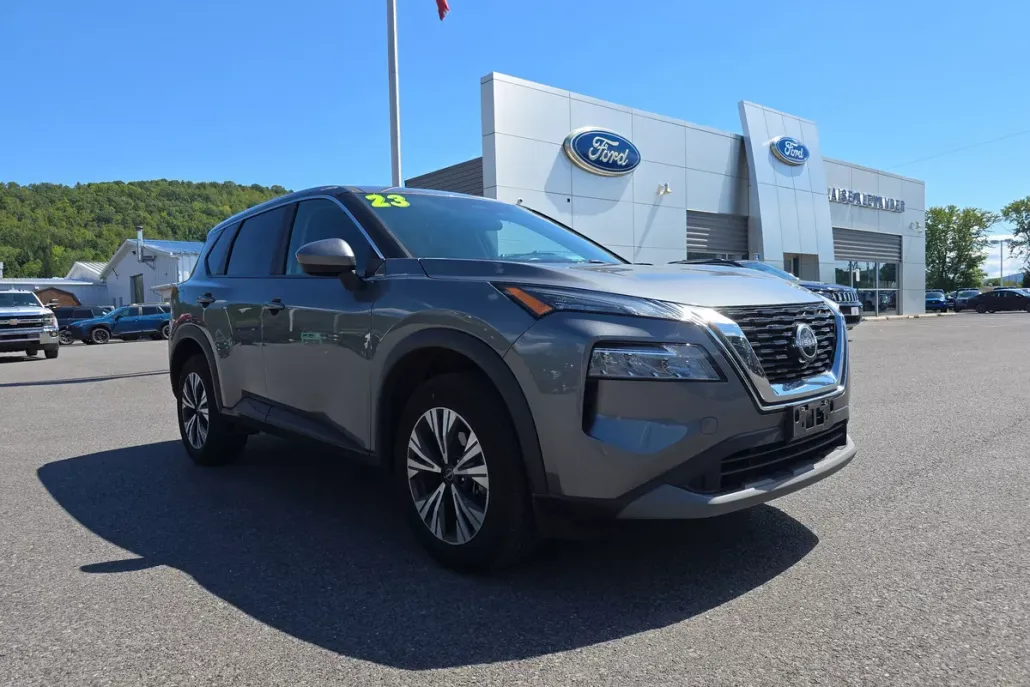 2023 Nissan Rogue AWD SV photo 1