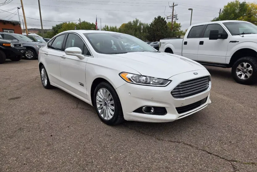 2013 Ford Fusion Energi Titanium photo 1