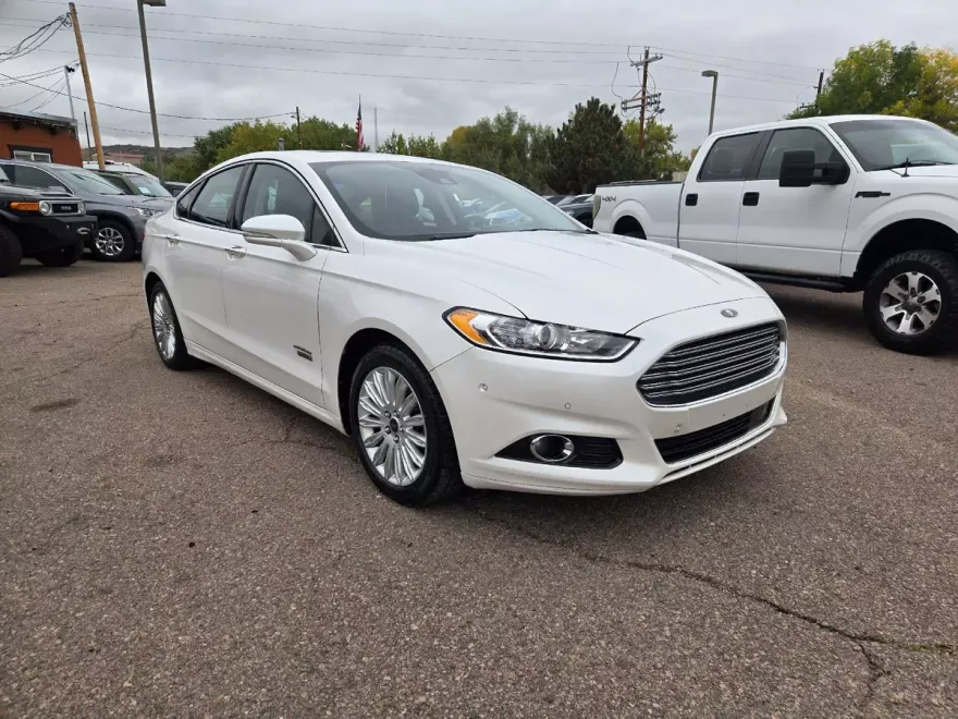 2013 Ford Fusion Energi Titanium photo 1