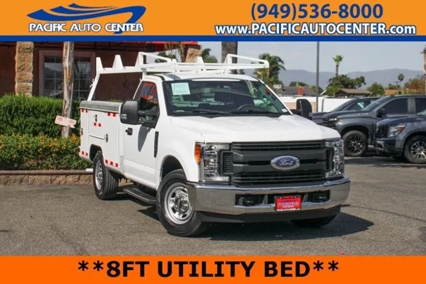 2017 Ford F-350 XL photo 1